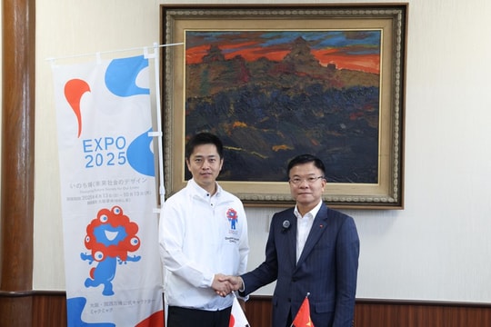 Phó thủ tướng Lê Thành Long mời Thống đốc Osaka dự Diễn đàn hợp tác địa phương Việt - Nhật Phó thủ tướng Lê Thành Long mời Thống đốc Osaka dự Diễn đàn hợp tác địa phương Việt - Nhật