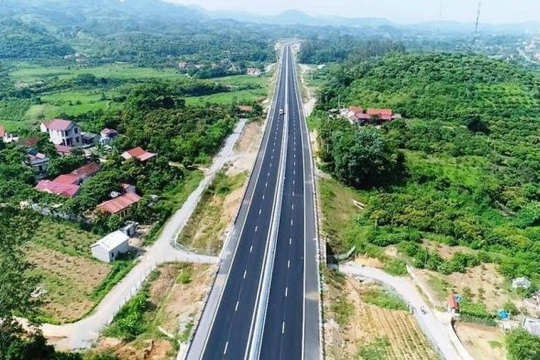 Đề xuất bổ sung tuyến cao tốc kết nối Tây Nguyên với Duyên hải Nam Trung Bộ Đề xuất bổ sung tuyến cao tốc kết nối Tây Nguyên với Duyên hải Nam Trung Bộ