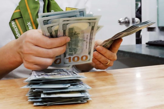 Ngân hàng thương mại đồng loạt điều chỉnh giảm tỷ giá USD Ngân hàng thương mại đồng loạt điều chỉnh giảm tỷ giá USD