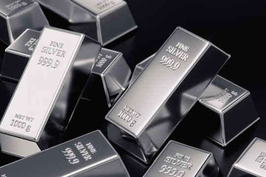 Nhu cầu đầu tư và công nghiệp đẩy giá bạc neo cao kỷ lục Nhu cầu đầu tư và công nghiệp đẩy giá bạc neo cao kỷ lục