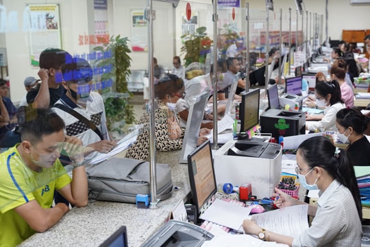 Bản tin trưa 10/9: TP.HCM đẩy mạnh chuyển đổi số trong giải quyết thủ tục hành chính; Giá vàng thế giới giảm mạnh Bản tin trưa 10/9: TP.HCM đẩy mạnh chuyển đổi số trong giải quyết thủ tục hành chính; Giá vàng thế giới giảm mạnh