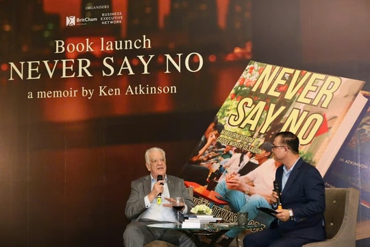 Hồi ký Never Say No: Hành trình hơn 50 năm của Kenneth Atkinson Hồi ký Never Say No: Hành trình hơn 50 năm của Kenneth Atkinson