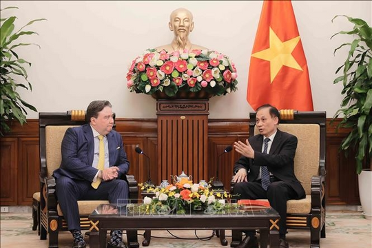 Quyền Bộ trưởng Bộ Ngoại giao Lê Hoài Trung tiếp Đại sứ Mỹ Marc Knapper Quyền Bộ trưởng Bộ Ngoại giao Lê Hoài Trung tiếp Đại sứ Mỹ Marc Knapper