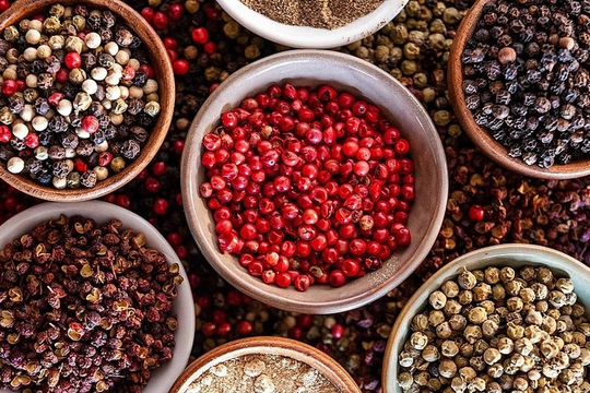 Giá tiêu nội địa giảm tuần thứ hai liên tiếp, trong khi thị trường thế giới trái chiều