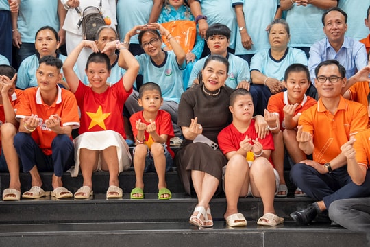 Quỹ Khởi sự từ tâm lan tỏa yêu thương mùa Vu Lan Quỹ Khởi sự từ tâm lan tỏa yêu thương mùa Vu Lan