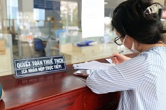 Bộ Tài chính bác đề xuất miễn thuế TNCN cho người hưởng lương ngân sách Bộ Tài chính bác đề xuất miễn thuế TNCN cho người hưởng lương ngân sách