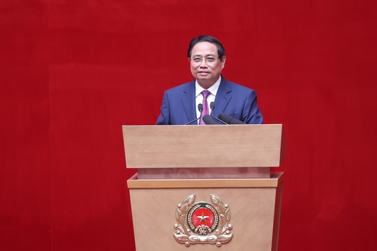 Thủ tướng Phạm Minh Chính: Nâng cao cảnh báo sớm, chủ động ứng phó với rủi ro an ninh phi truyền thống Thủ tướng Phạm Minh Chính: Nâng cao cảnh báo sớm, chủ động ứng phó với rủi ro an ninh phi truyền thống