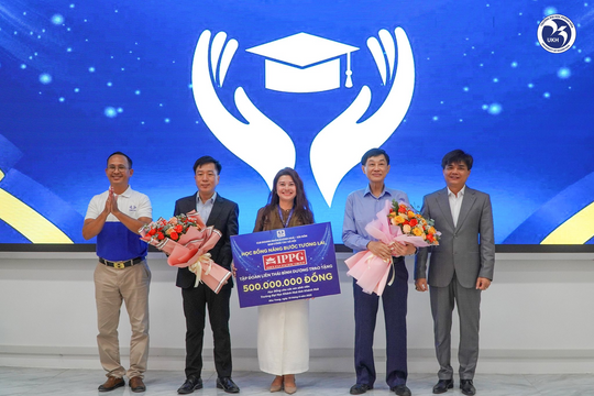 IPPG và CLB Doanh nhân Khánh Hòa - Sài Gòn đồng hành cùng sinh viên vượt khó IPPG và CLB Doanh nhân Khánh Hòa - Sài Gòn đồng hành cùng sinh viên vượt khó