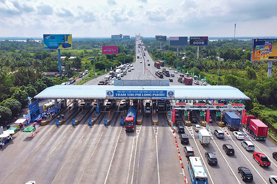 Từ 1/10, ô tô sẽ không qua được trạm ETC nếu có tài khoản giao thông Từ 1/10, ô tô sẽ không qua được trạm ETC nếu có tài khoản giao thông
