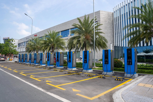 V-Green đề xuất bỏ giá điện giờ cao điểm đối với trạm sạc xe điện V-Green đề xuất bỏ giá điện giờ cao điểm đối với trạm sạc xe điện
