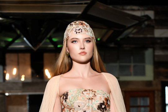 Thời trang Mr Crazy & Lady Sexy tỏa sáng tại New York Fashion Show