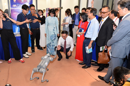 Khoa học công nghệ TP.HCM: Kỳ vọng bứt phá từ loạt nghị quyết mới Khoa học công nghệ TP.HCM: Kỳ vọng bứt phá từ loạt nghị quyết mới