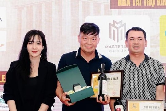 Golfer Trương Viết Hoàng Sơn giành giải Nhất bảng A - “Trí tuệ”