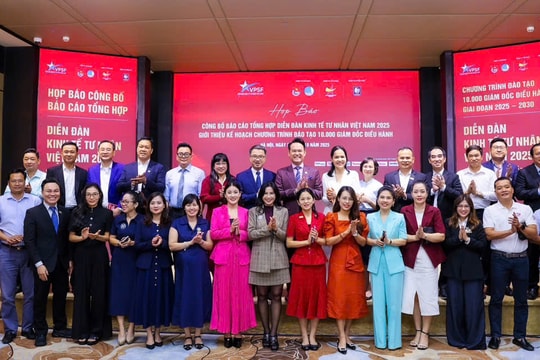 Hội Doanh nhân trẻ Việt Nam khởi động chương trình đào tạo 10.000 CEO tiên phong Hội Doanh nhân trẻ Việt Nam khởi động chương trình đào tạo 10.000 CEO tiên phong