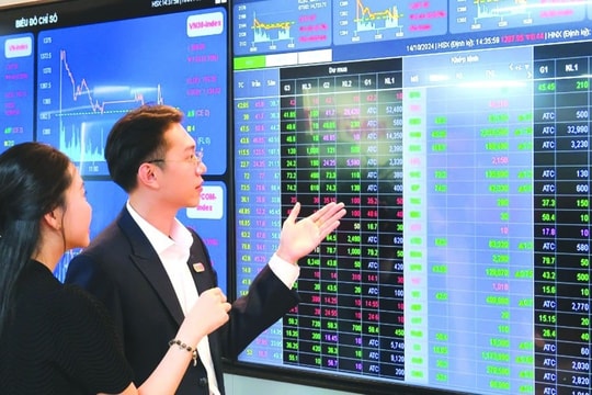Bloomberg: Việt Nam đứng trước cơ hội bứt phá sau khi được FTSE Russell nâng hạng Bloomberg: Việt Nam đứng trước cơ hội bứt phá sau khi được FTSE Russell nâng hạng