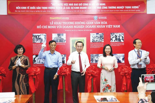 Văn hóa doanh nghiệp trong không gian văn hóa Hồ Chí Minh Văn hóa doanh nghiệp trong không gian văn hóa Hồ Chí Minh