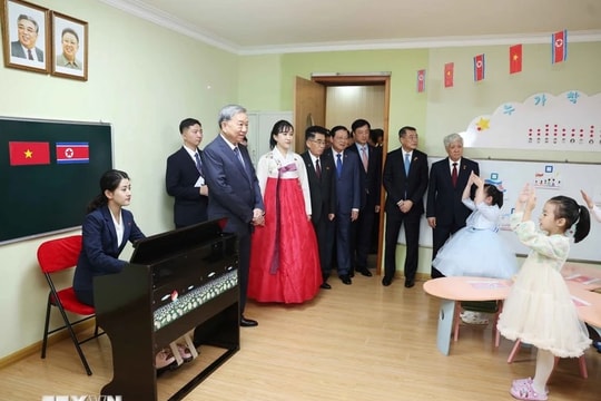 Tổng Bí thư Tô Lâm thăm lớp học mang tên Chủ tịch Hồ Chí Minh tại Triều Tiên Tổng Bí thư Tô Lâm thăm lớp học mang tên Chủ tịch Hồ Chí Minh tại Triều Tiên