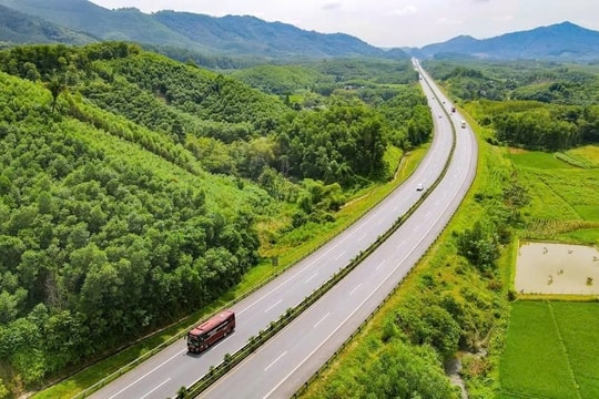 Tăng tốc hoàn thiện mạng lưới cao tốc phía Bắc, thúc đẩy liên kết vùng và phát triển kinh tế Tăng tốc hoàn thiện mạng lưới cao tốc phía Bắc, thúc đẩy liên kết vùng và phát triển kinh tế