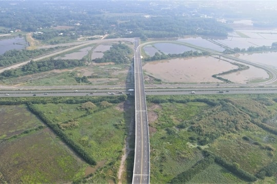Đồng Nai tăng tốc hoàn thiện hạ tầng giao thông, mở rộng kết nối cao tốc TP.HCM - Long Thành - Dầu Giây Đồng Nai tăng tốc hoàn thiện hạ tầng giao thông, mở rộng kết nối cao tốc TP.HCM - Long Thành - Dầu Giây