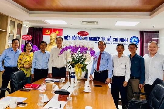 Tạp chí Doanh Nhân Sài Gòn tri ân và chúc mừng doanh nhân nhân Ngày Doanh nhân Việt Nam Tạp chí Doanh Nhân Sài Gòn tri ân và chúc mừng doanh nhân nhân Ngày Doanh nhân Việt Nam