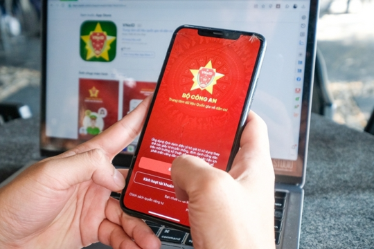 Người dân có thể thực hiện thủ tục bảo hiểm xã hội trực tuyến qua VNeID Người dân có thể thực hiện thủ tục bảo hiểm xã hội trực tuyến qua VNeID