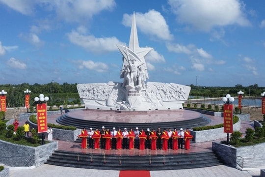 Cà Mau khánh thành 11 công trình với tổng vốn đầu tư hơn 2.400 tỷ đồng Cà Mau khánh thành 11 công trình với tổng vốn đầu tư hơn 2.400 tỷ đồng