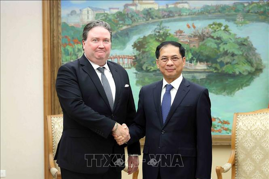 Phó Thủ tướng Bùi Thanh Sơn tiếp Đại sứ Mỹ tại Việt Nam Phó Thủ tướng Bùi Thanh Sơn tiếp Đại sứ Mỹ tại Việt Nam