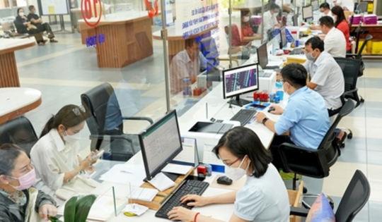Bộ Nội vụ đề xuất bỏ yêu cầu chứng chỉ trong tiêu chuẩn bổ nhiệm lãnh đạo, quản lý Bộ Nội vụ đề xuất bỏ yêu cầu chứng chỉ trong tiêu chuẩn bổ nhiệm lãnh đạo, quản lý