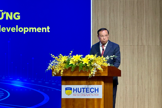 TP.HCM có trách nhiệm tiên phong trong hiện thực hóa mục tiêu chuyển đổi xanh, chuyển đổi số TP.HCM có trách nhiệm tiên phong trong hiện thực hóa mục tiêu chuyển đổi xanh, chuyển đổi số