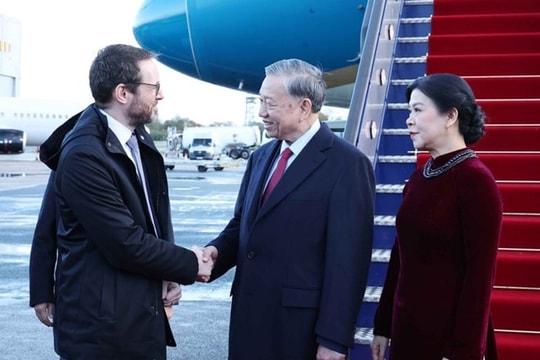 Tổng Bí thư Tô Lâm bắt đầu chuyến thăm chính thức Liên hiệp Vương quốc Anh và Bắc Ireland Tổng Bí thư Tô Lâm bắt đầu chuyến thăm chính thức Liên hiệp Vương quốc Anh và Bắc Ireland