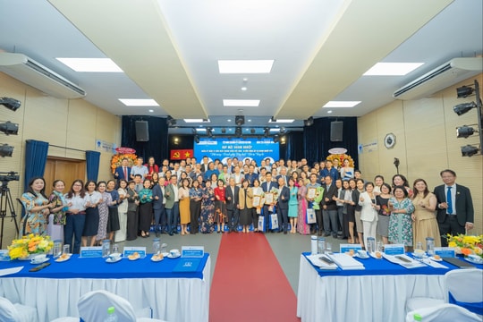 Trường Đại học Nguyễn Tất Thành họp mặt doanh nghiệp nhân kỷ niệm 21 năm Ngày Doanh nhân Việt Nam Trường Đại học Nguyễn Tất Thành họp mặt doanh nghiệp nhân kỷ niệm 21 năm Ngày Doanh nhân Việt Nam