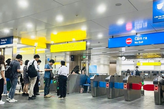 Tuyến Metro số 1 ngừng bán vé giấy tại 11/14 nhà ga Tuyến Metro số 1 ngừng bán vé giấy tại 11/14 nhà ga