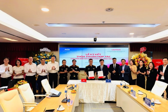 Viettel TP.HCM và Ngân hàng ACB ký kết hợp tác thúc đẩy chuyển đổi số cho doanh nghiệp và hộ kinh doanh Viettel TP.HCM và Ngân hàng ACB ký kết hợp tác thúc đẩy chuyển đổi số cho doanh nghiệp và hộ kinh doanh