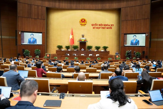 Cân nhắc chính sách tăng thu nhập cho cán bộ thuế