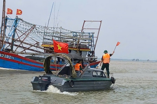 Chính phủ yêu cầu khẩn trương triển khai các biện pháp ứng phó với bão số 13