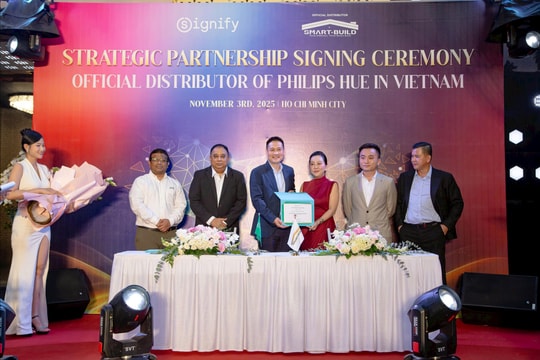 Signify và Smart Build ký kết hợp tác chiến lược