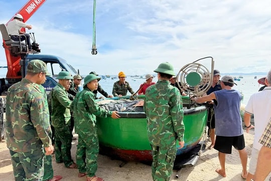 Thủ tướng ban hành công điện khẩn, chỉ đạo sơ tán trước khi bão số 13 đổ bộ