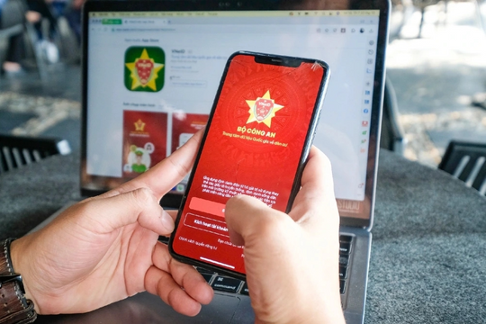 Thủ tướng yêu cầu đẩy nhanh triển khai VNeID - nền tảng định danh thống nhất toàn quốc