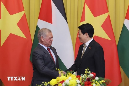 Chủ tịch nước Lương Cường hội đàm với Quốc vương Jordan: Thúc đẩy hợp tác toàn diện, mở ra chương mới trong quan hệ hai nước
