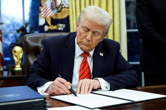 Ông Trump ký sắc lệnh miễn thuế đối ứng cho hàng loạt nông sản nhập khẩu