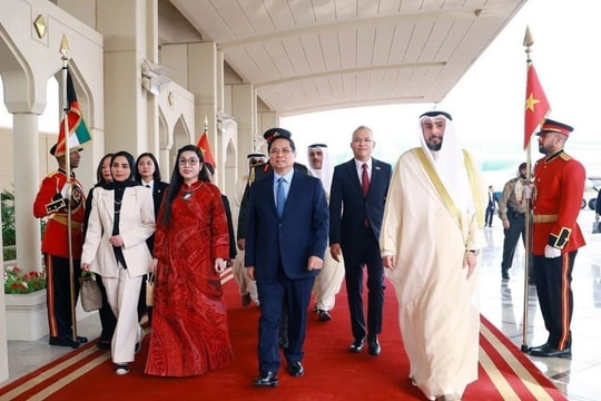 Thủ tướng Phạm Minh Chính và Phu nhân bắt đầu thăm chính thức Kuwait