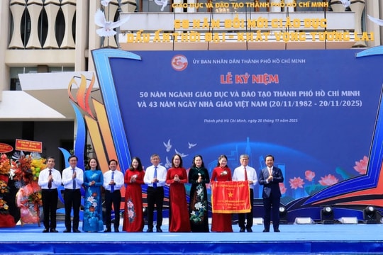 Lễ kỷ niệm 50 năm ngành Giáo dục và Đào tạo TP.HCM: Tôn vinh sứ mệnh “trồng người”
