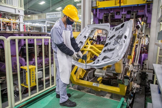 Xe nhập khẩu hạ nhiệt, thị trường linh kiện khởi sắc