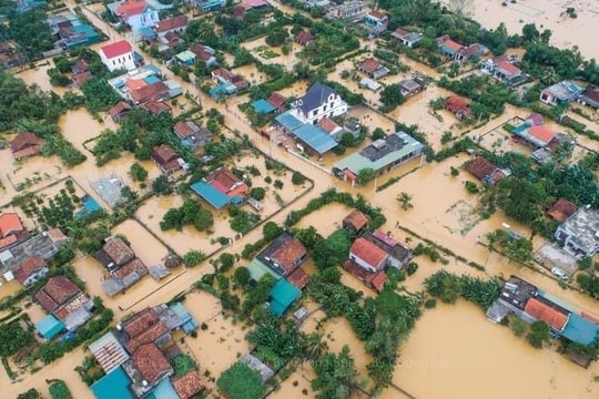 Khẩn trương chi trả bảo hiểm cho người dân và doanh nghiệp bị thiệt hại do mưa lũ