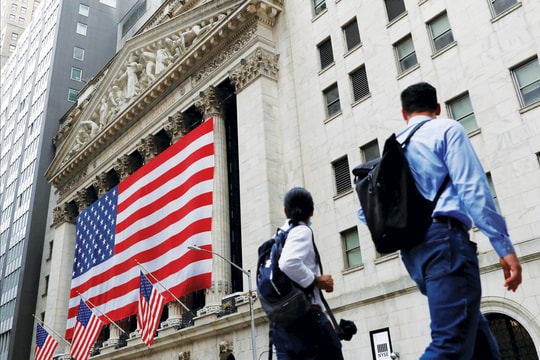 Đồng bạc xanh ngày càng bị thách thức