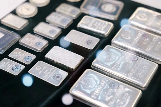 Bạc bứt phá lên kỷ lục mới giữa kỳ vọng nới lỏng tiền tệ và nguồn cung suy giảm