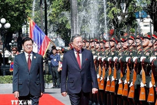 Tổng Bí thư, Chủ tịch nước Lào trọng thể đón và hội đàm với Tổng Bí thư Tô Lâm