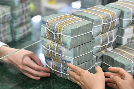 Tiền gửi dân cư lập kỷ lục mới, vượt mốc 7,8 triệu tỷ đồng