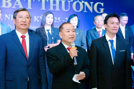 Ông Nguyễn Văn Dưng giữ chức Chủ tịch Hội Mỹ nghệ Kim hoàn Đá quý TP.HCM nhiệm kỳ 2025 - 2030