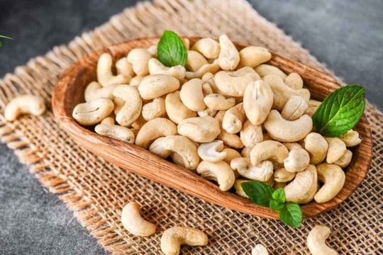 Trung Quốc tăng tốc nhập khẩu hạt điều Việt Nam giữa biến động thương mại toàn cầu